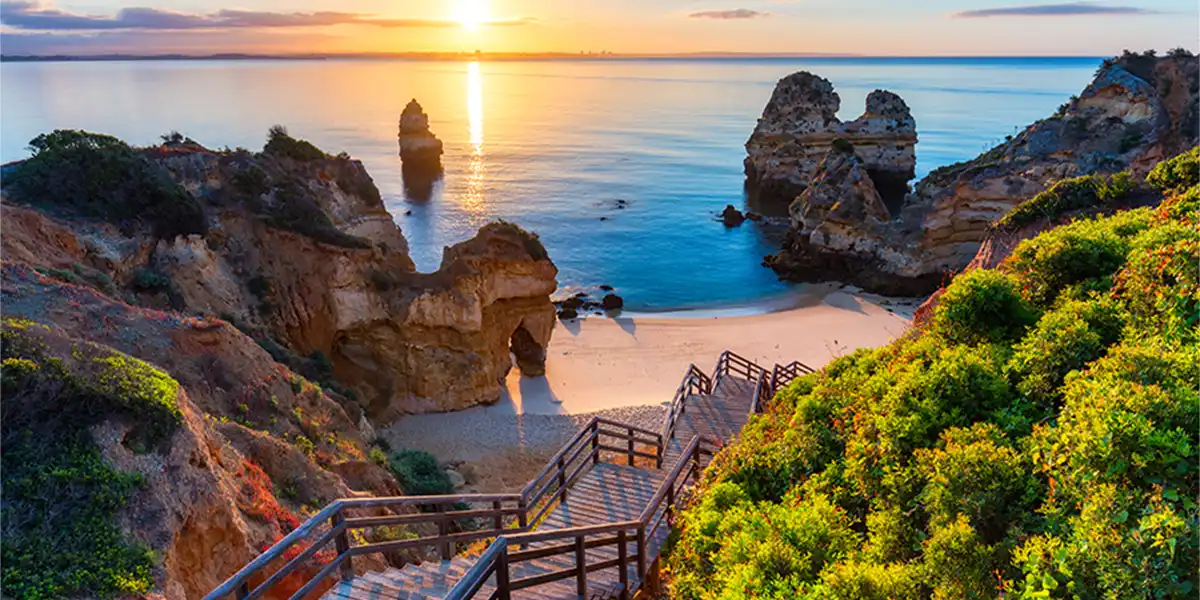 Sunny Algarve Escape: Portugal’s Ultimate Beach Break
