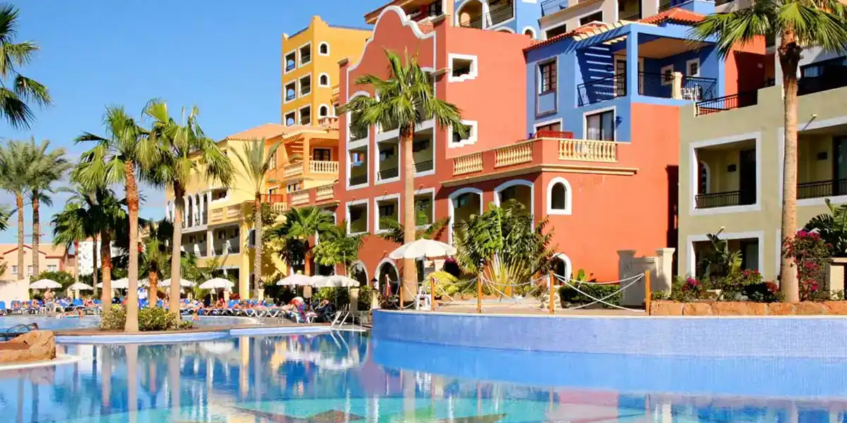 https://toduk.blob.core.windows.net/hotelimage/package/slider/bahiaprincipesunlighttenerifepool030409202304.webp