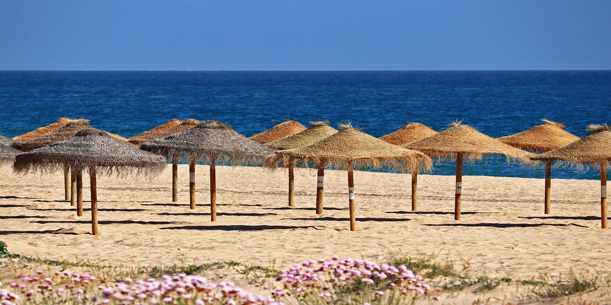Escape to the Algarve: Clifftop Views & Ocean Blues