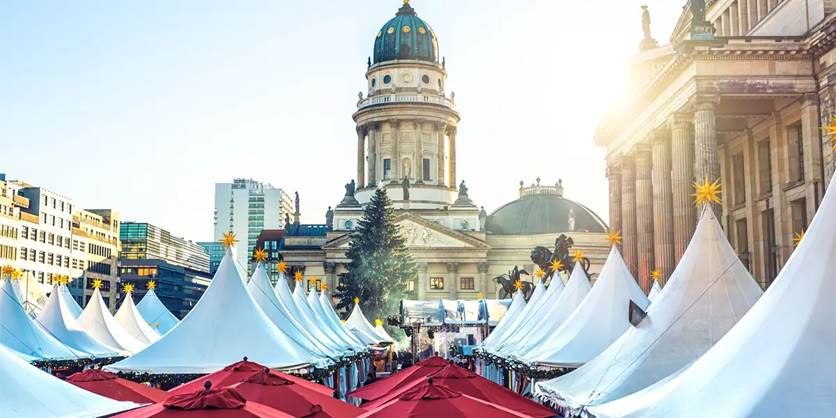 https://toduk.blob.core.windows.net/hotelimage/package/slider/berlin-christmas-market0230092024.webp