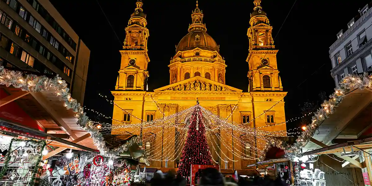 https://toduk.blob.core.windows.net/hotelimage/package/slider/budapest-christmas-market30092024.webp