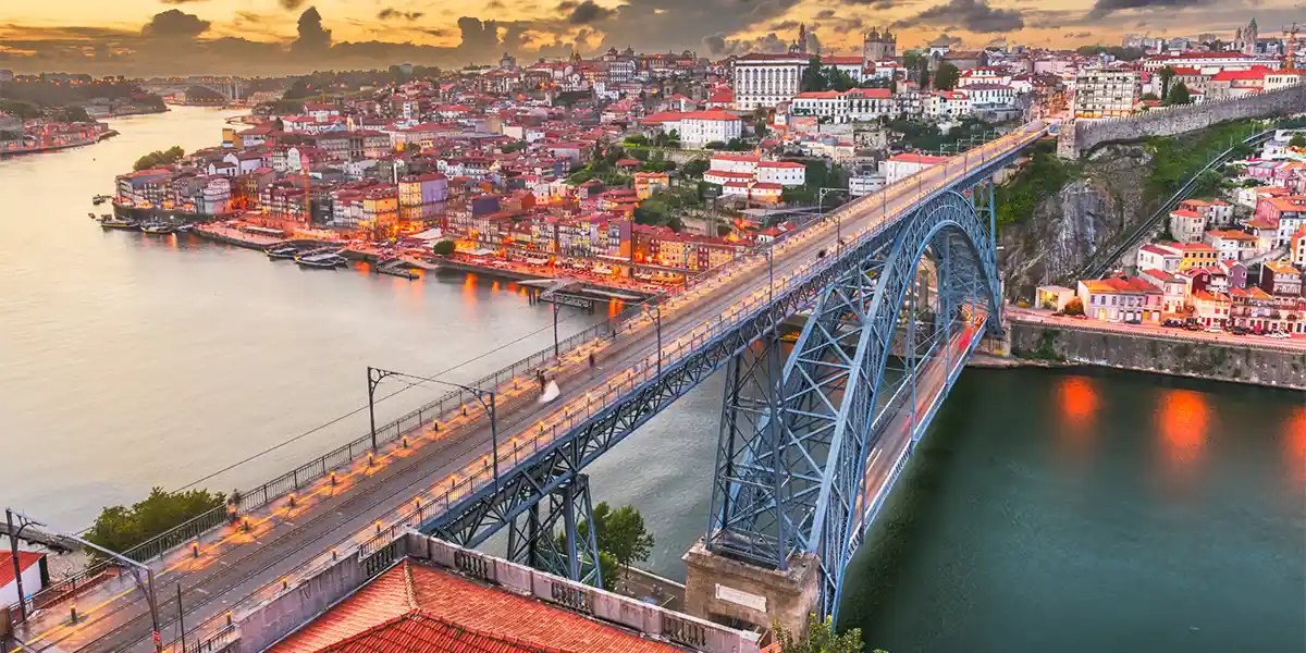 https://toduk.blob.core.windows.net/hotelimage/package/slider/eurostars-porto-centro-1.webp