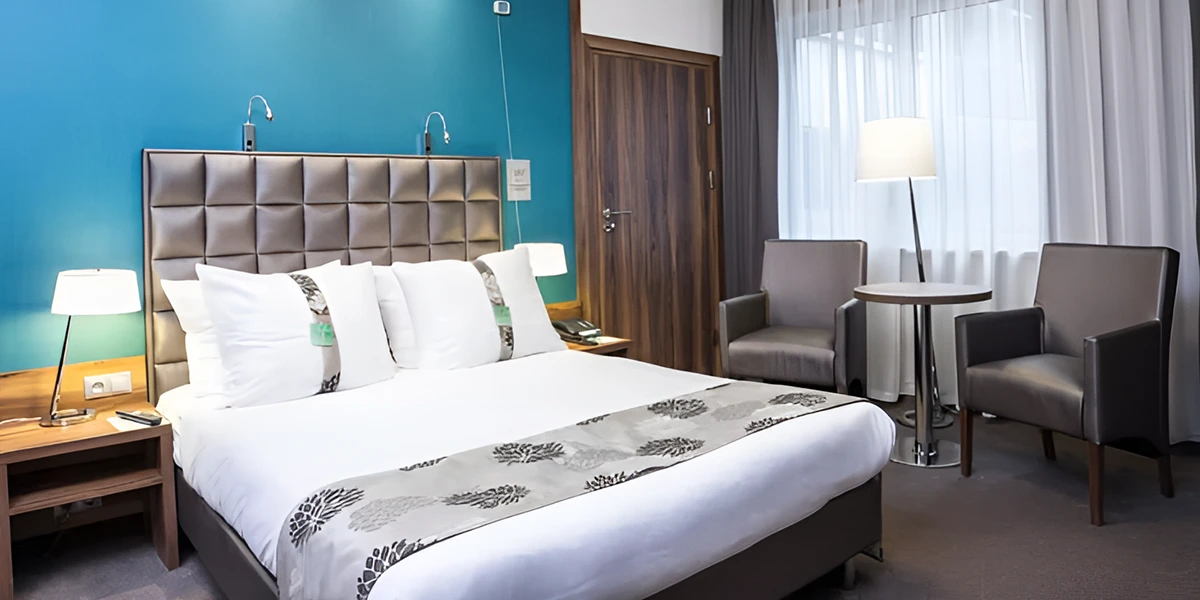 https://toduk.blob.core.windows.net/hotelimage/package/slider/holidayinnkrakowcitycentrebedroom2811202304.webp