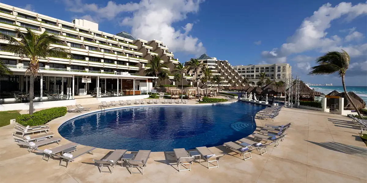 https://toduk.blob.core.windows.net/hotelimage/package/slider/paradisus-cancún1313092024.webp