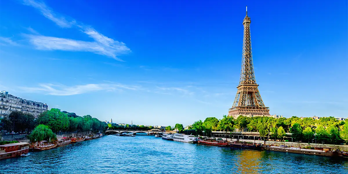 Experience Paris: Eiffel, Art & Romantic City Walks