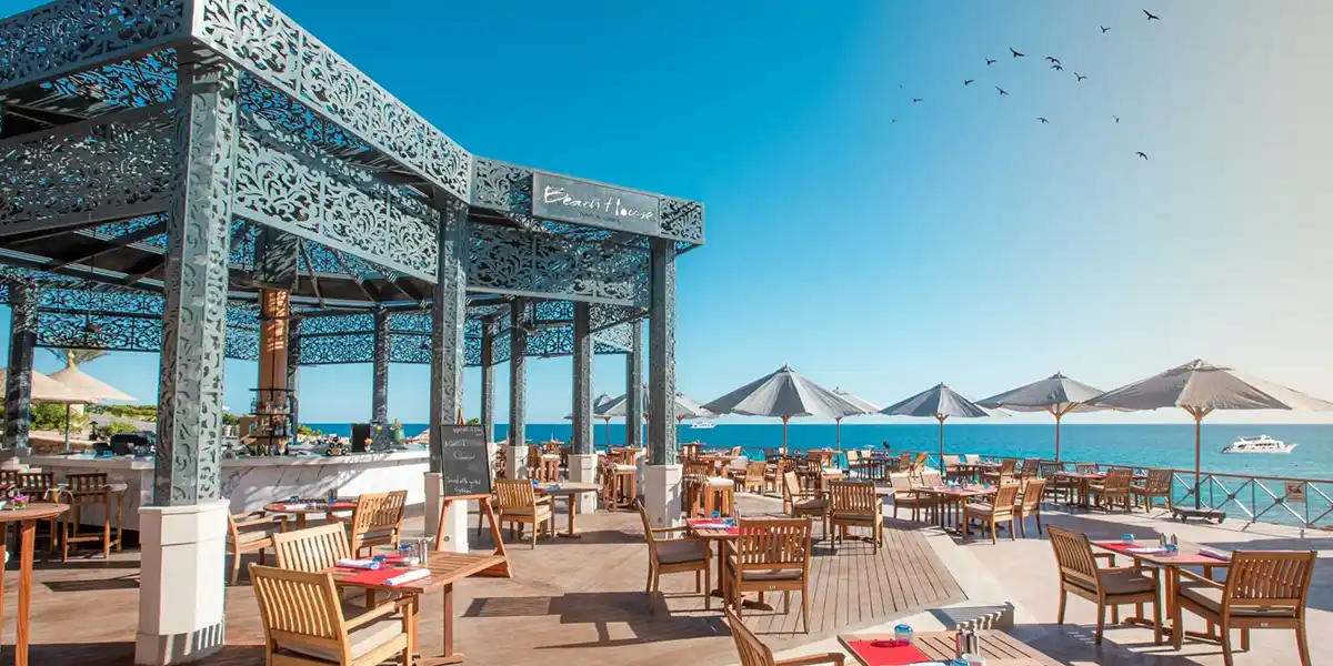 https://toduk.blob.core.windows.net/hotelimage/package/slider/park-regency-sharm-el-sheikh-resort-bar.webp