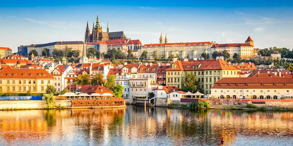 https://toduk.blob.core.windows.net/hotelimage/package/slider/prague08082024.webp