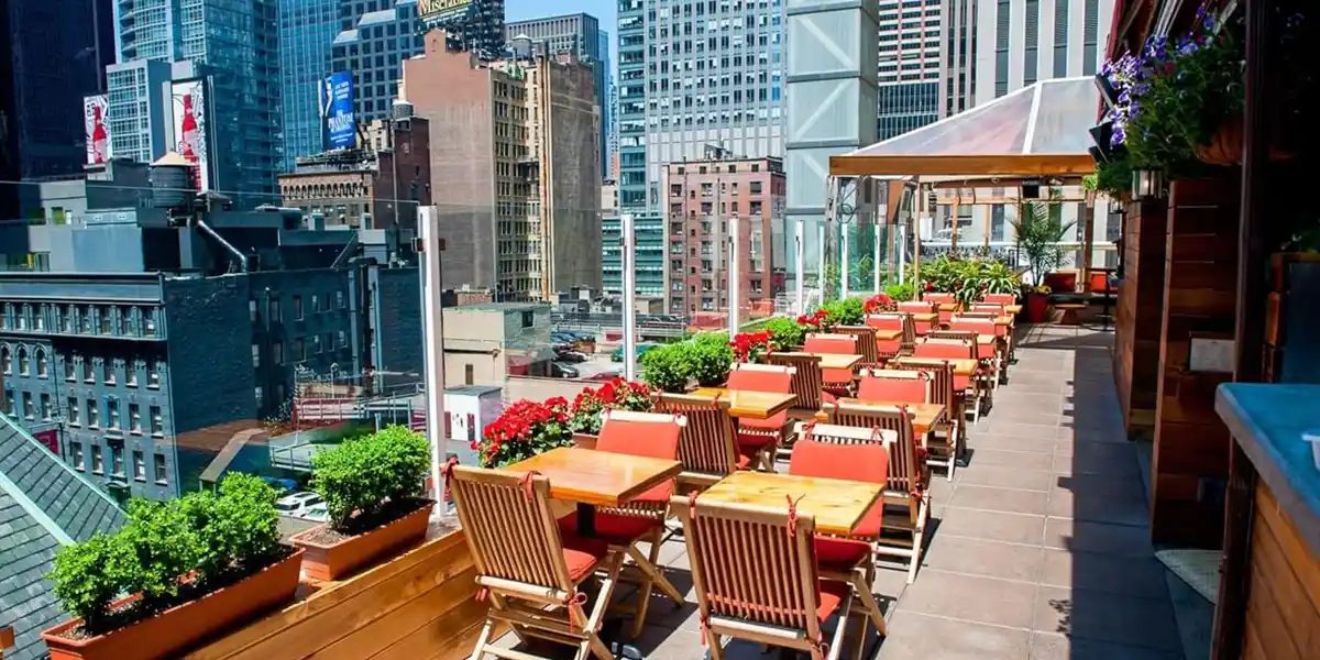 https://toduk.blob.core.windows.net/hotelimage/package/slider/sanctuary-hotel-new-york-cafe323072024.webp