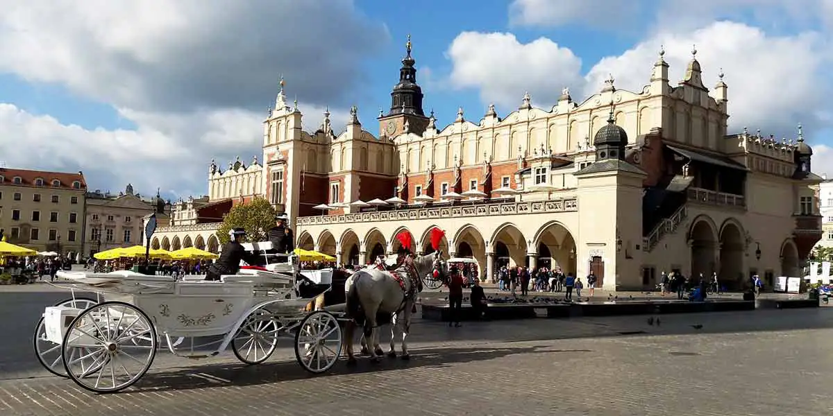 https://toduk.blob.core.windows.net/hotelimage/package/slider/upload-1200-13-krakow21092024.webp