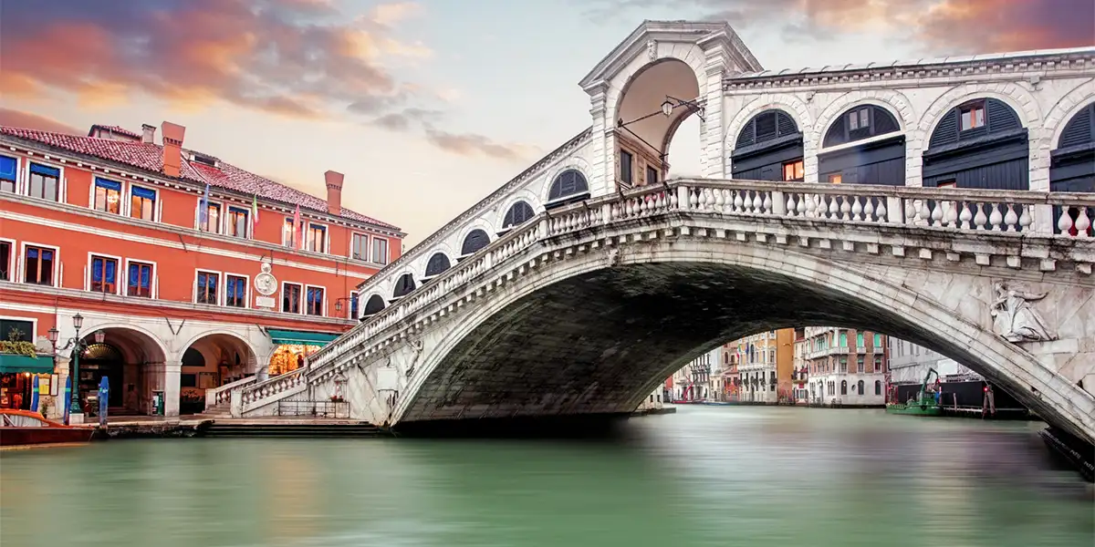 https://toduk.blob.core.windows.net/hotelimage/package/slider/venice02.webp