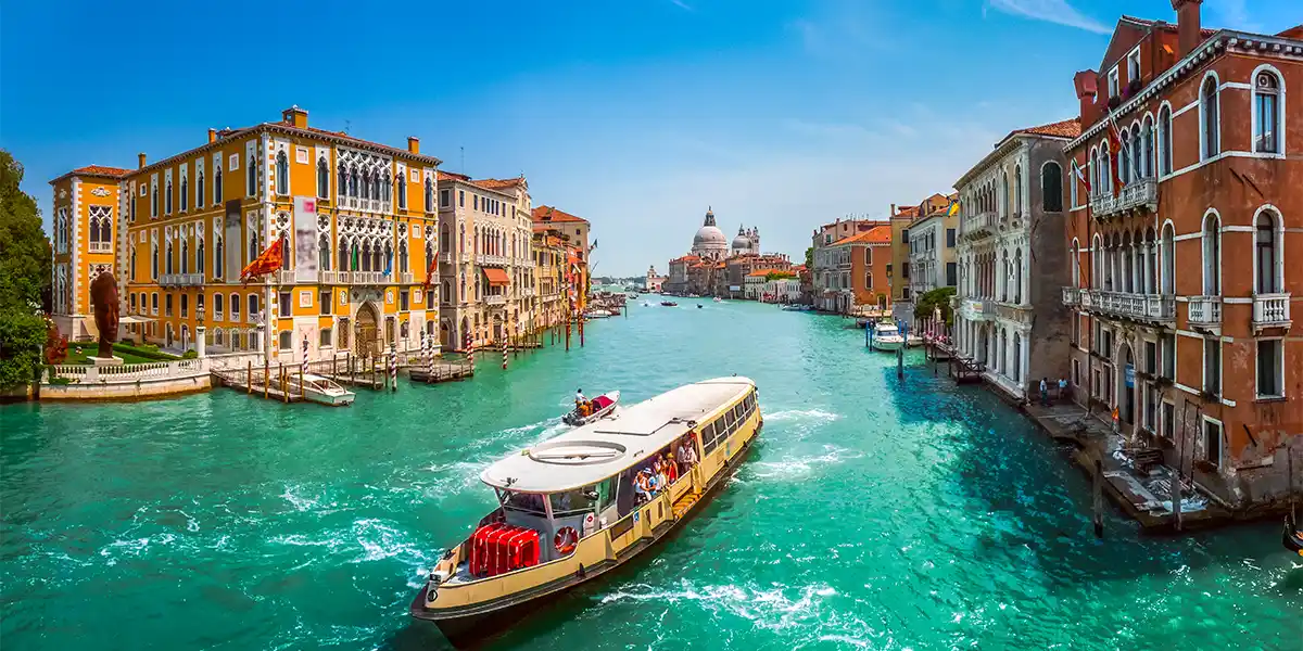 https://toduk.blob.core.windows.net/hotelimage/package/slider/venice03.webp