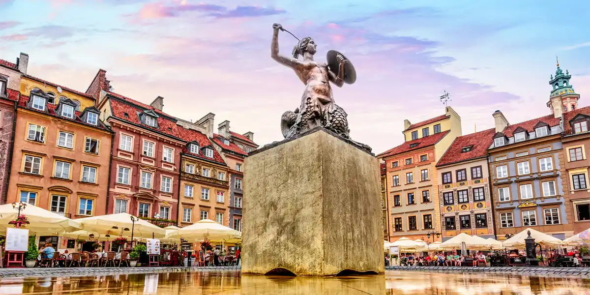 Luxury Warsaw & Gdansk: Historic Streets & Baltic Shores