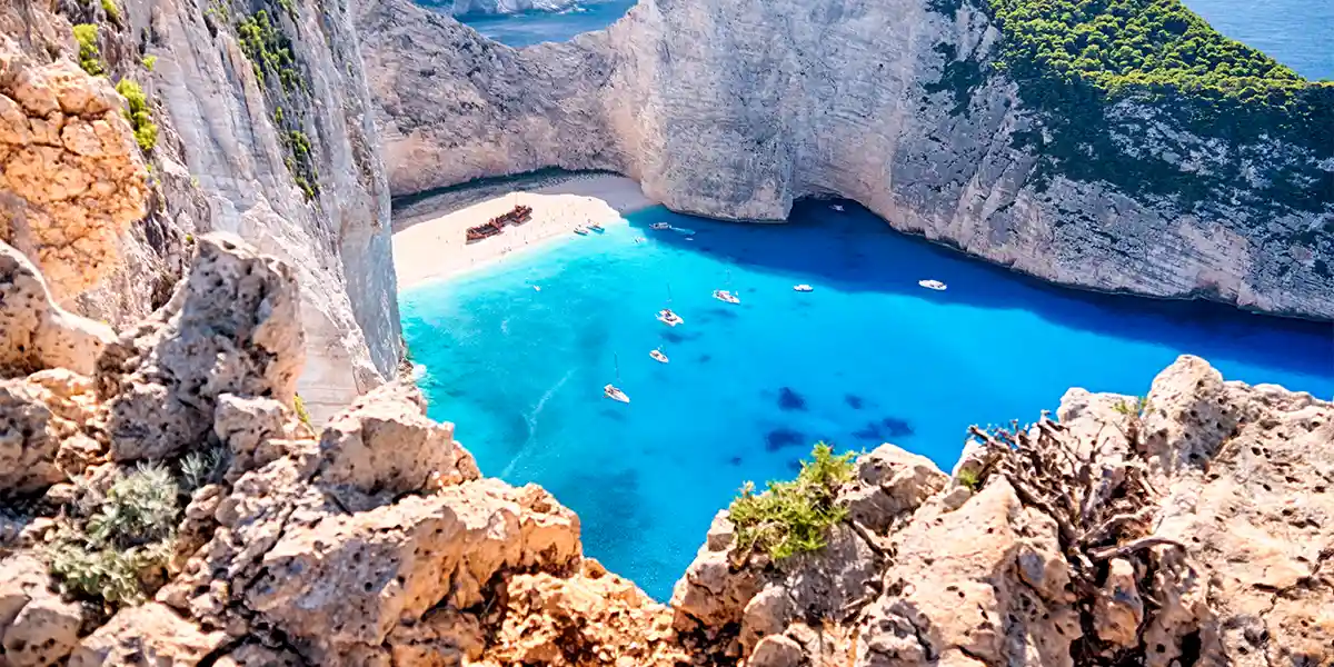 https://toduk.blob.core.windows.net/hotelimage/package/slider/zante.webp